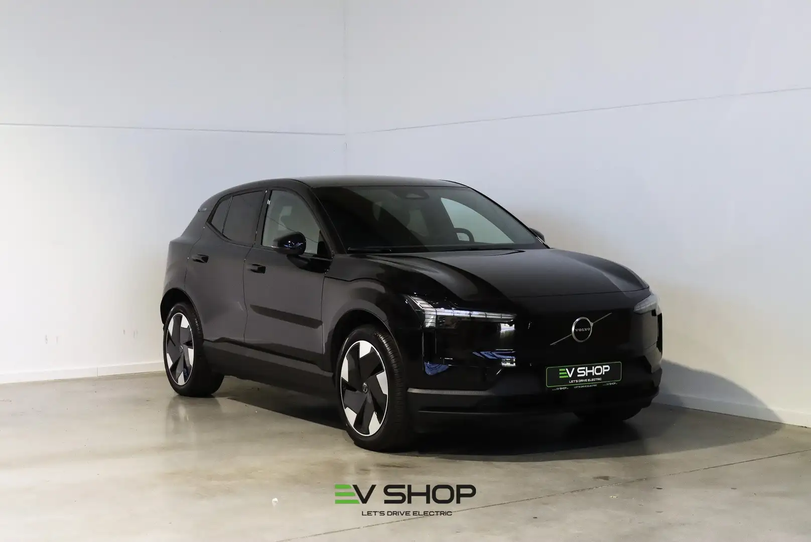 Volvo EX30 Single Motor Extended Range - Plus - 99.2% SoH Noir - 1