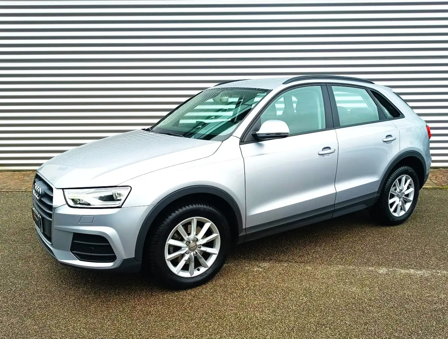 Audi Q3 2.0TDI S-TRONIC 150CV BUSINESS QUATTRO Argento - 1