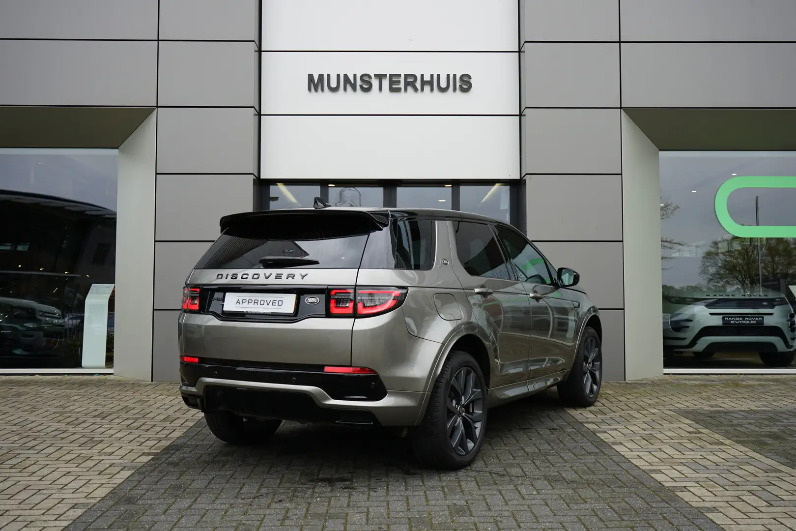 Land Rover Discovery Sport P300e 1.5 R-Dynamic SE - Meridian Surround - Grijs - 2