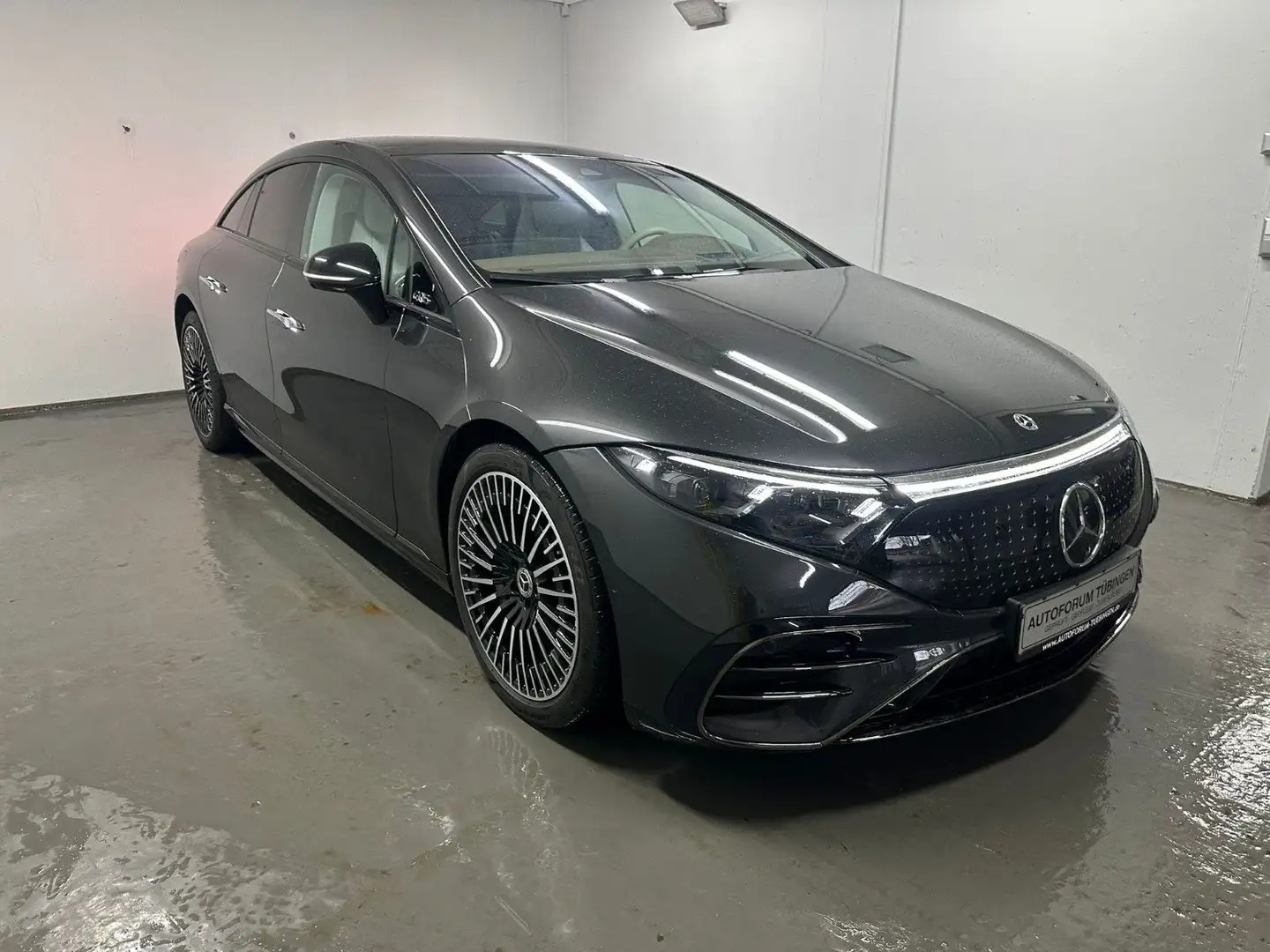 Mercedes-Benz EQS 580 4MATIC *AMG-LINE*HYPERSCREEN*PANO* Grau - 2