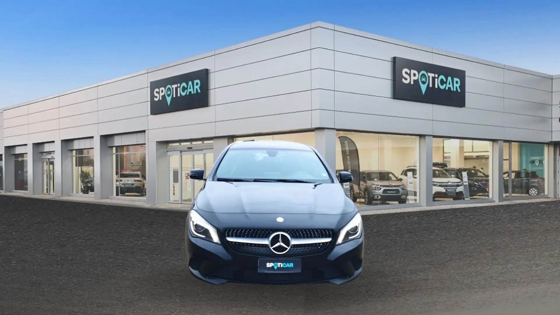 Mercedes-Benz CLA 200 d S.W. Automatic Premium Negro - 2