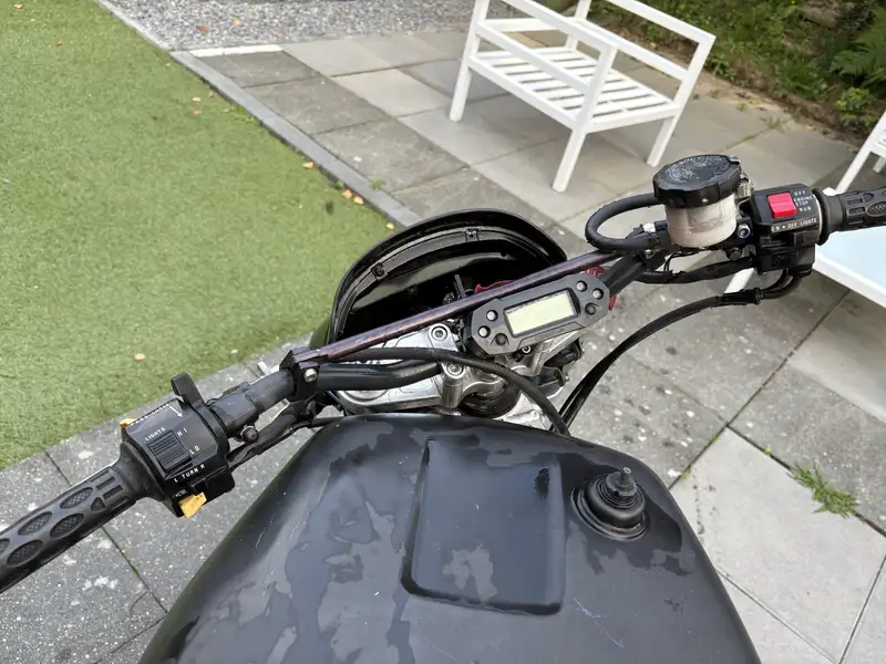 Suzuki GSX-R 750 - foto 6