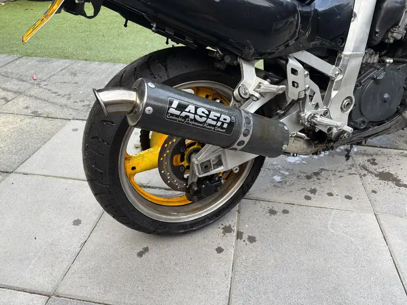 Suzuki GSX-R 750 - foto 4