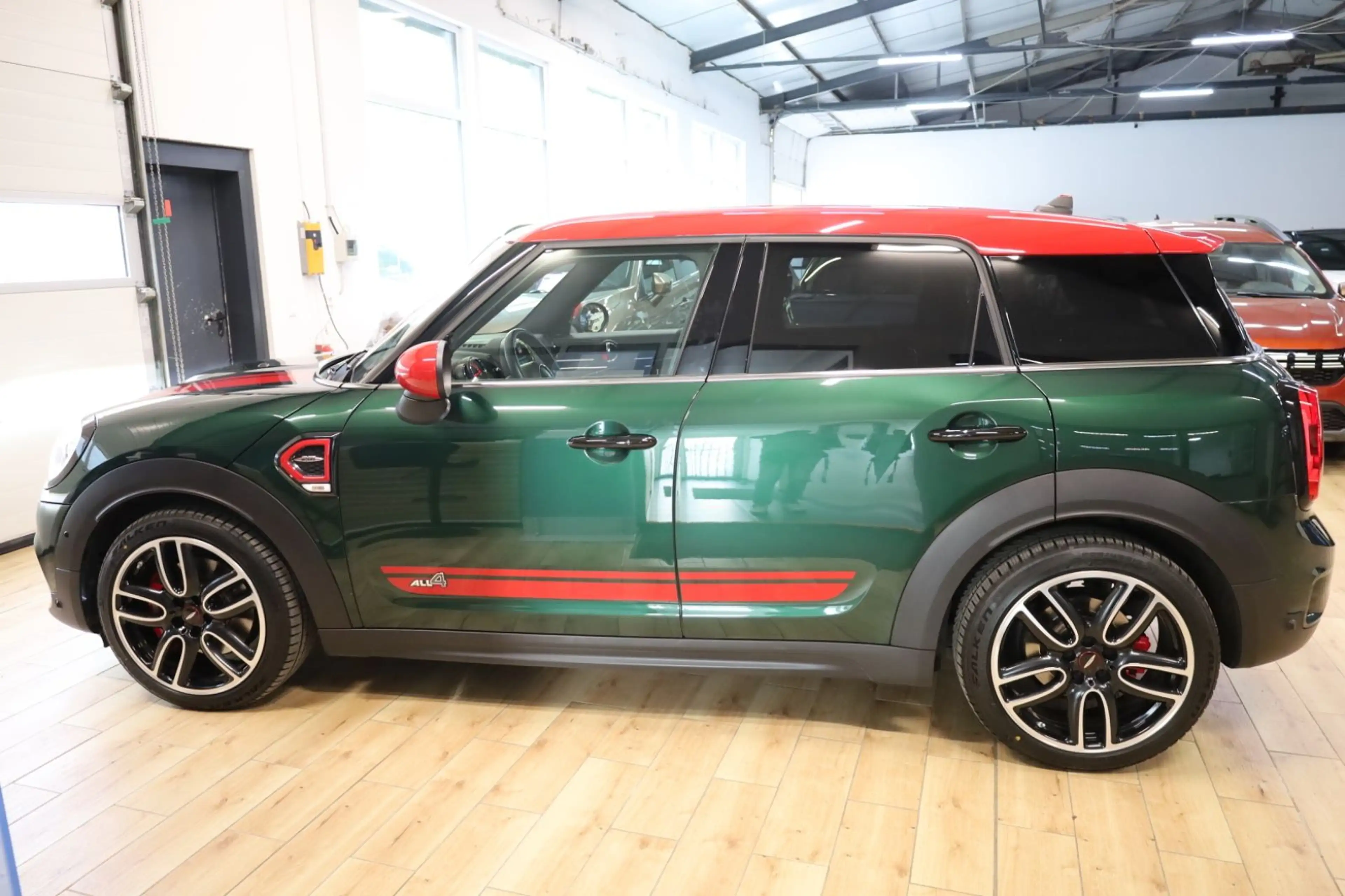 MINI John Cooper Works Countryman ALL4 — photo 10