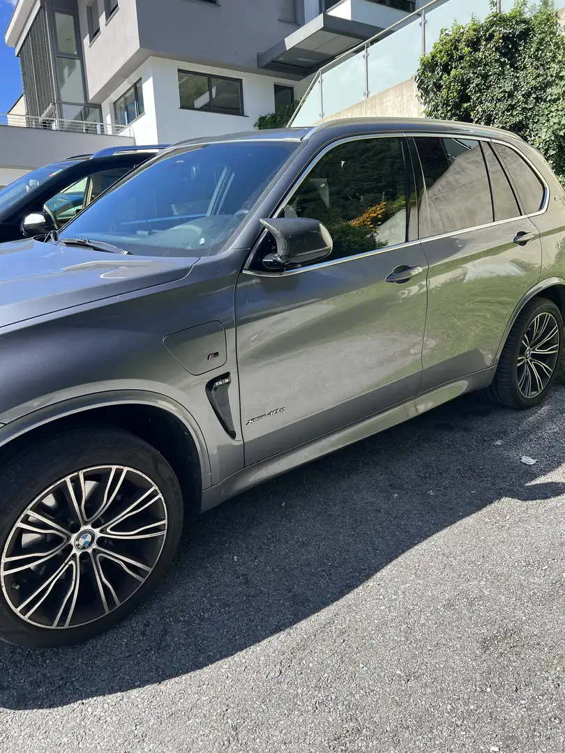 BMW X5 xDrive 40 e Grau - 2