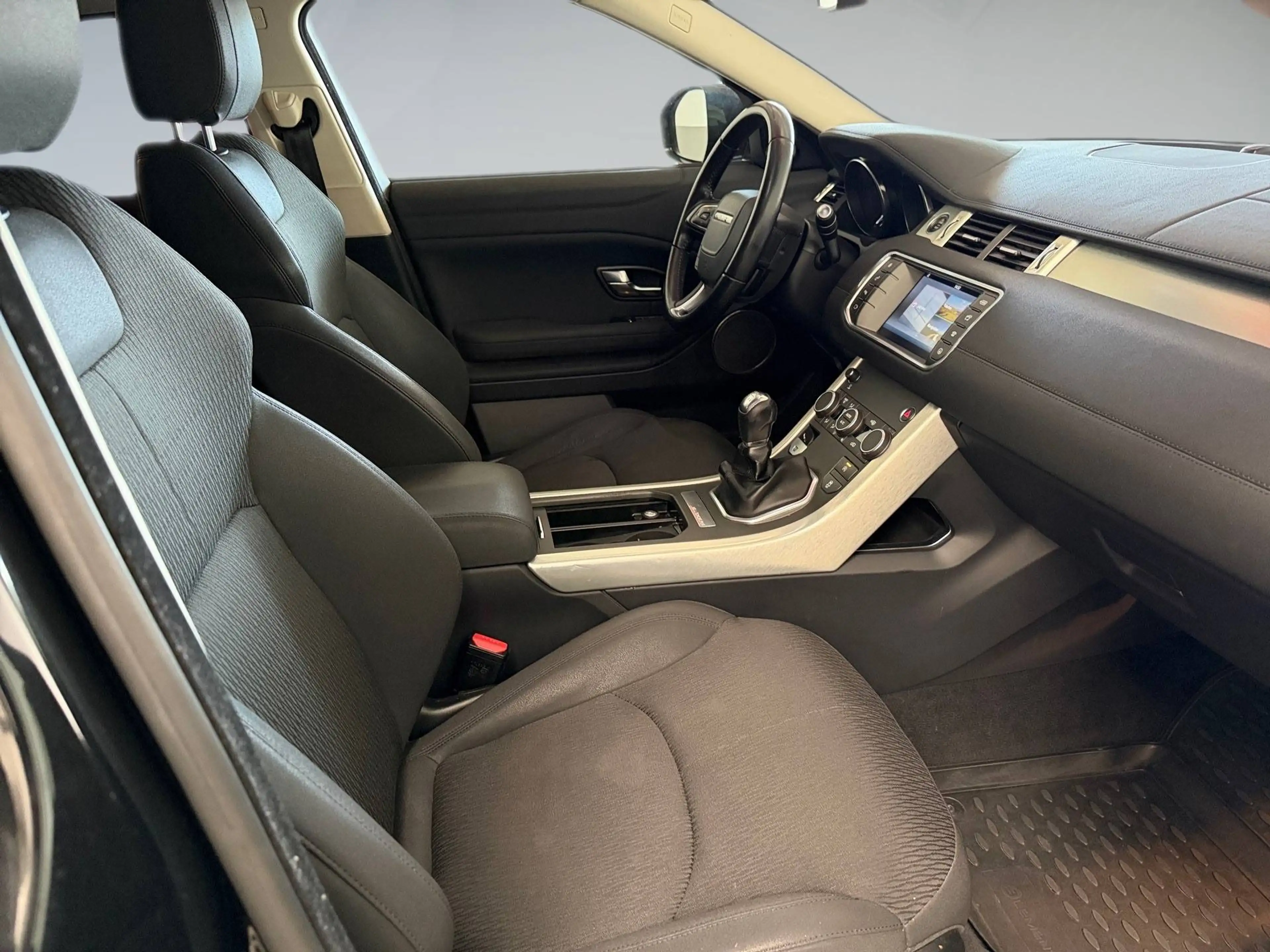 Land Rover Range Rover Evoque Pure 2.0D — photo 10