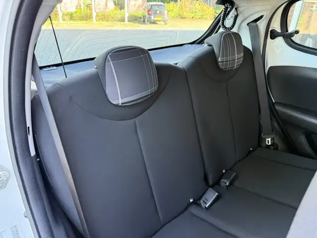 Peugeot 108 view 28