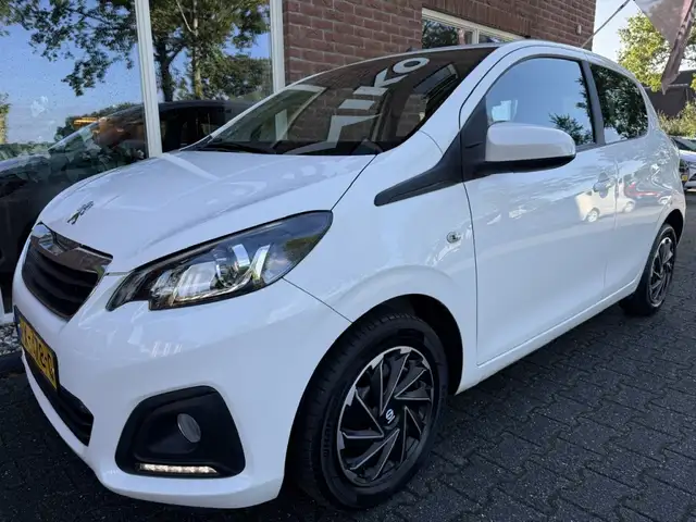 Peugeot 108 view 12