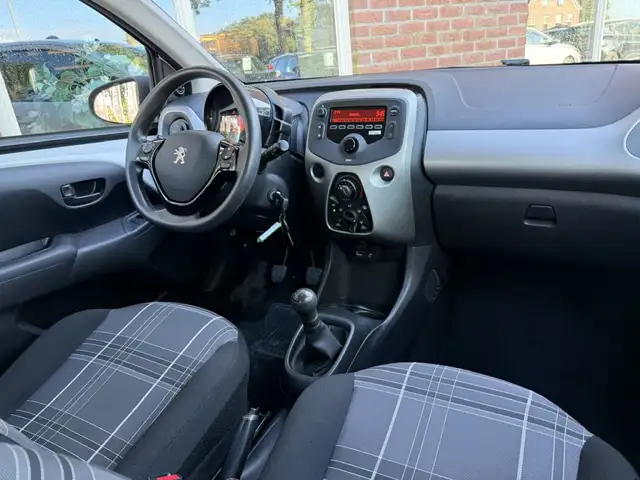 Peugeot 108 view 27