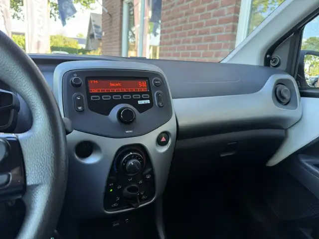 Peugeot 108 view 25