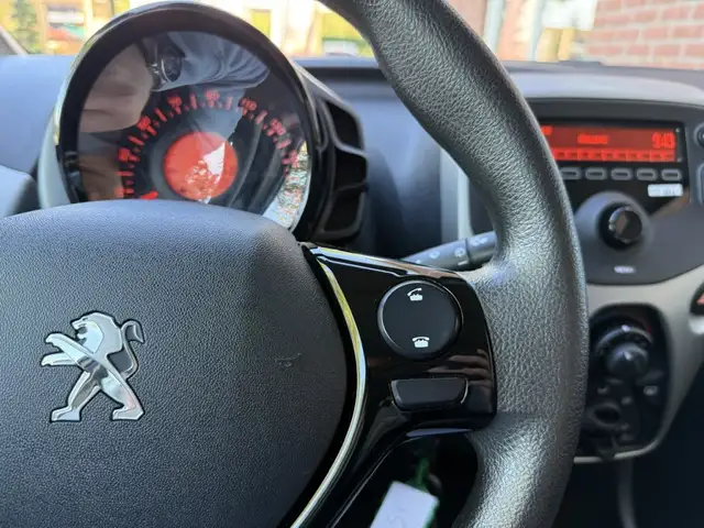 Peugeot 108 view 19