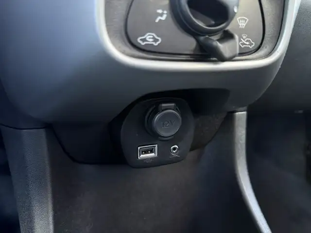 Peugeot 108 view 26