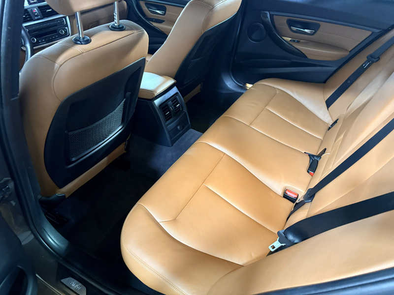 BMW 318 Touring 318 dA — photo 7