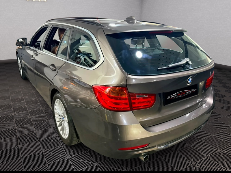 BMW 318 Touring 318 dA — photo 2