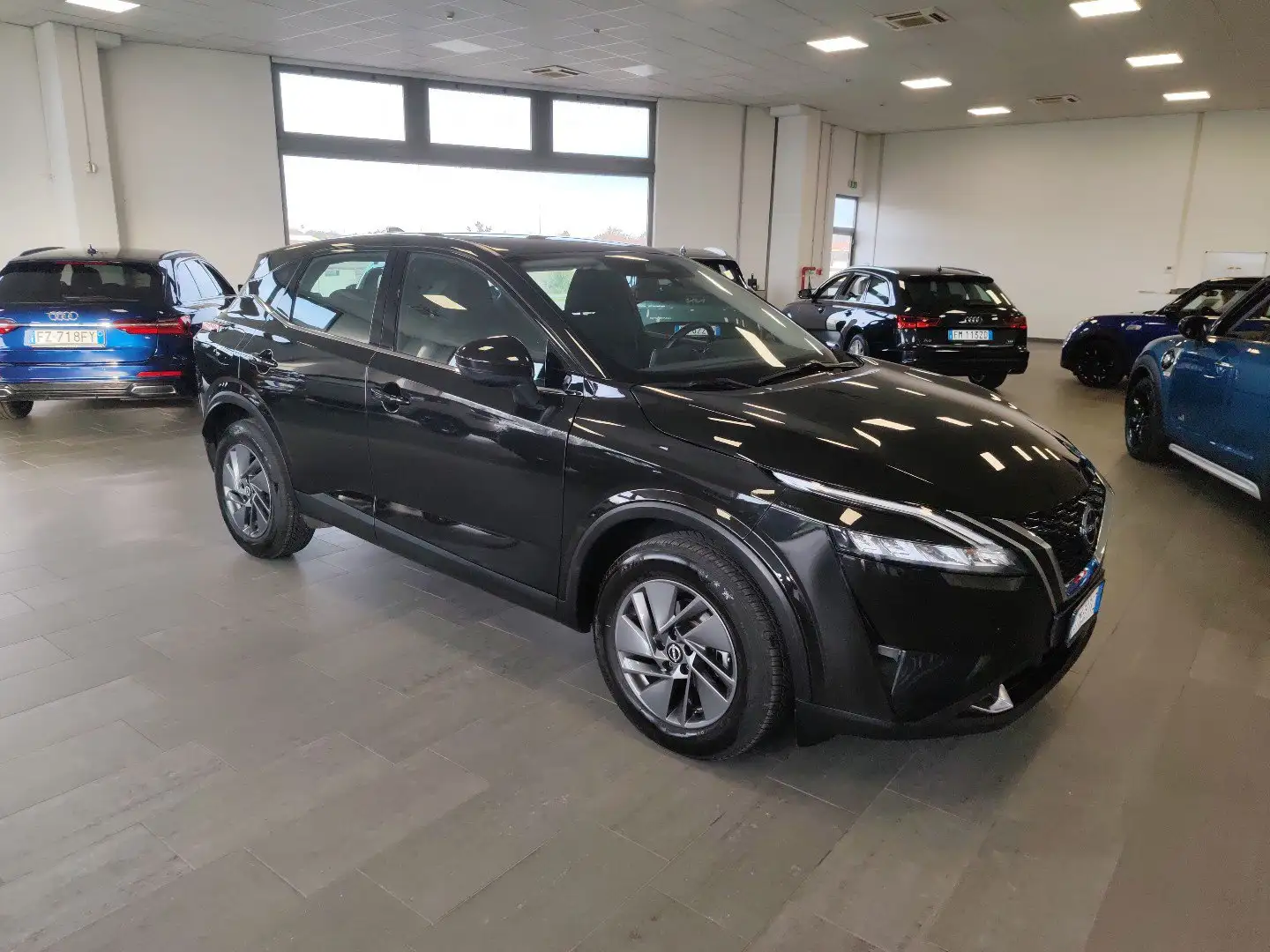 Nissan Qashqai 1.3 MHEV 158cv xTronic FariLED CarPlay/AndroidAuto Nero - 2