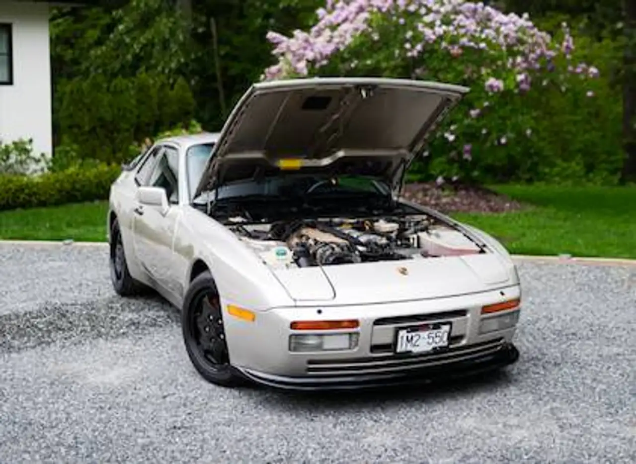 Porsche 944 снимка Porsche 944