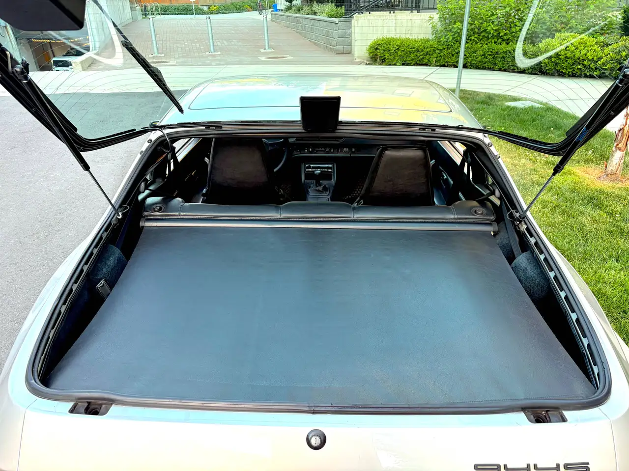 Porsche 944 снимка Porsche 944