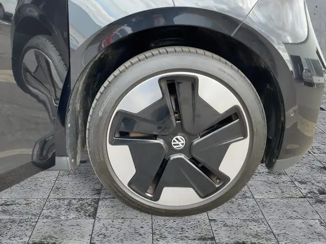 Volkswagen Id. Buzz view 8
