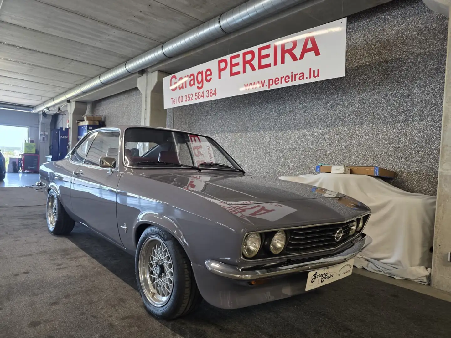 Opel Manta 1.9 Grau - 1
