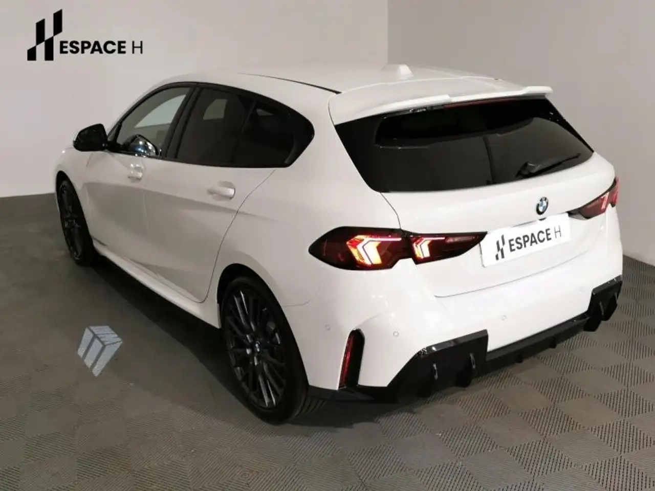 BMW 1 Series 2026 — фото 12