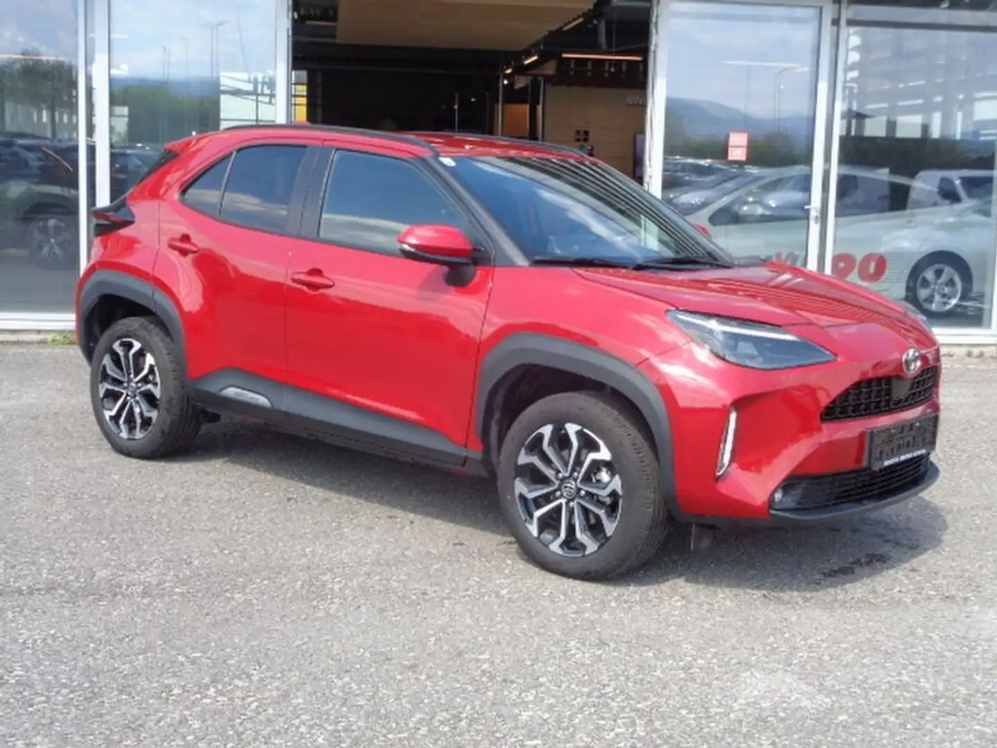 Toyota Yaris Cross Hybrid FWD Active Drive *NEUWERTIG Rot - 2