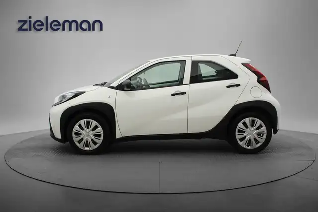 Toyota Aygo X view 14