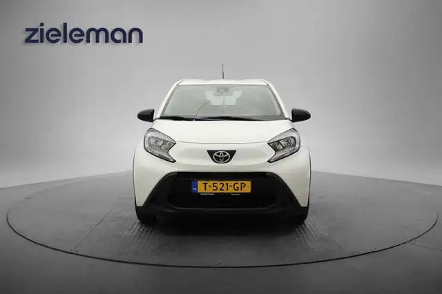 Toyota Aygo X view 10