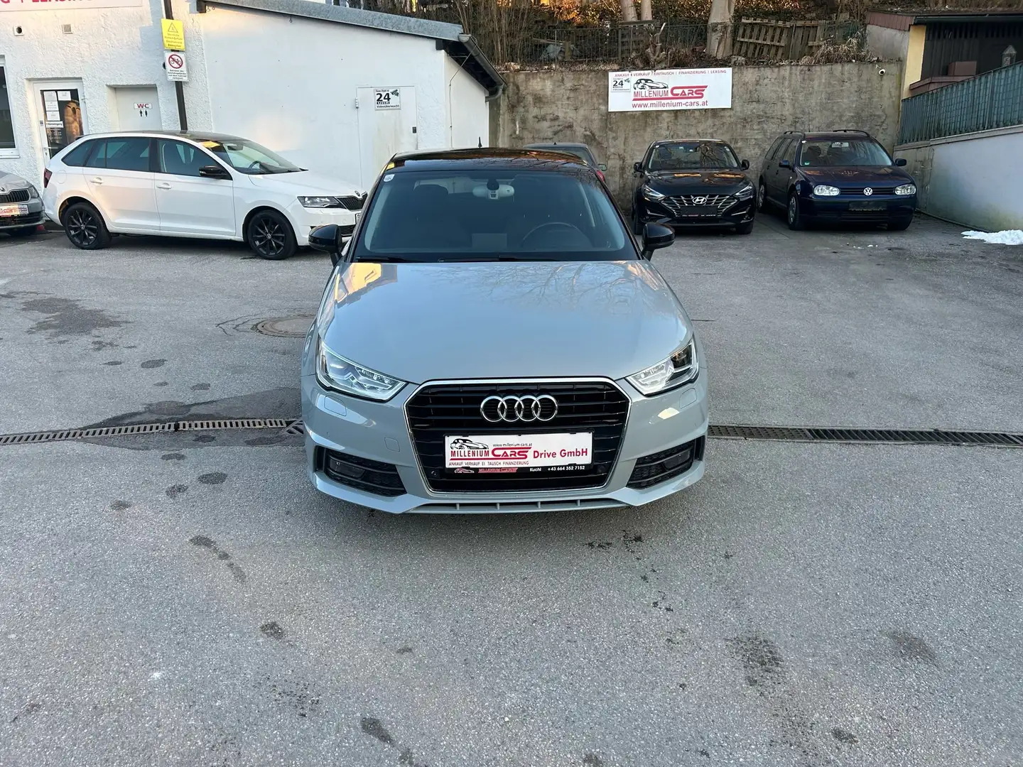 Audi A1 SB1,0 TFSI intense S-tronic Finanzierung FIX6,274% Grau - 2