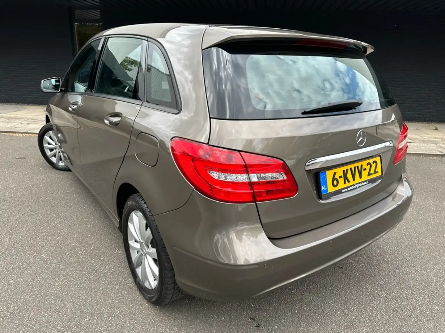 Mercedes-Benz B 180 Ambition Grijs - 2