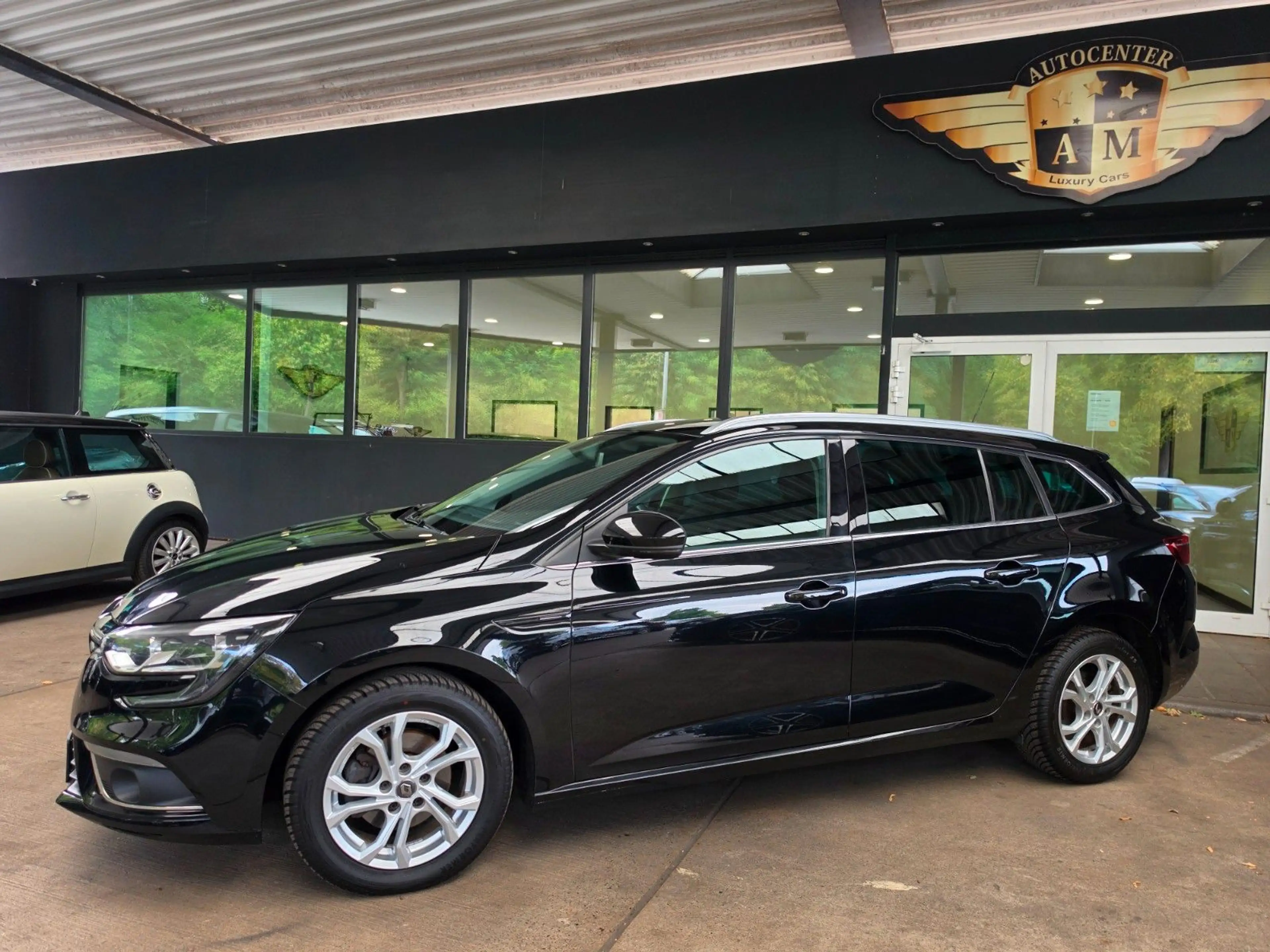 Renault Megane IV Grandtour Experience SZH/Park/LM-AW — photo 3