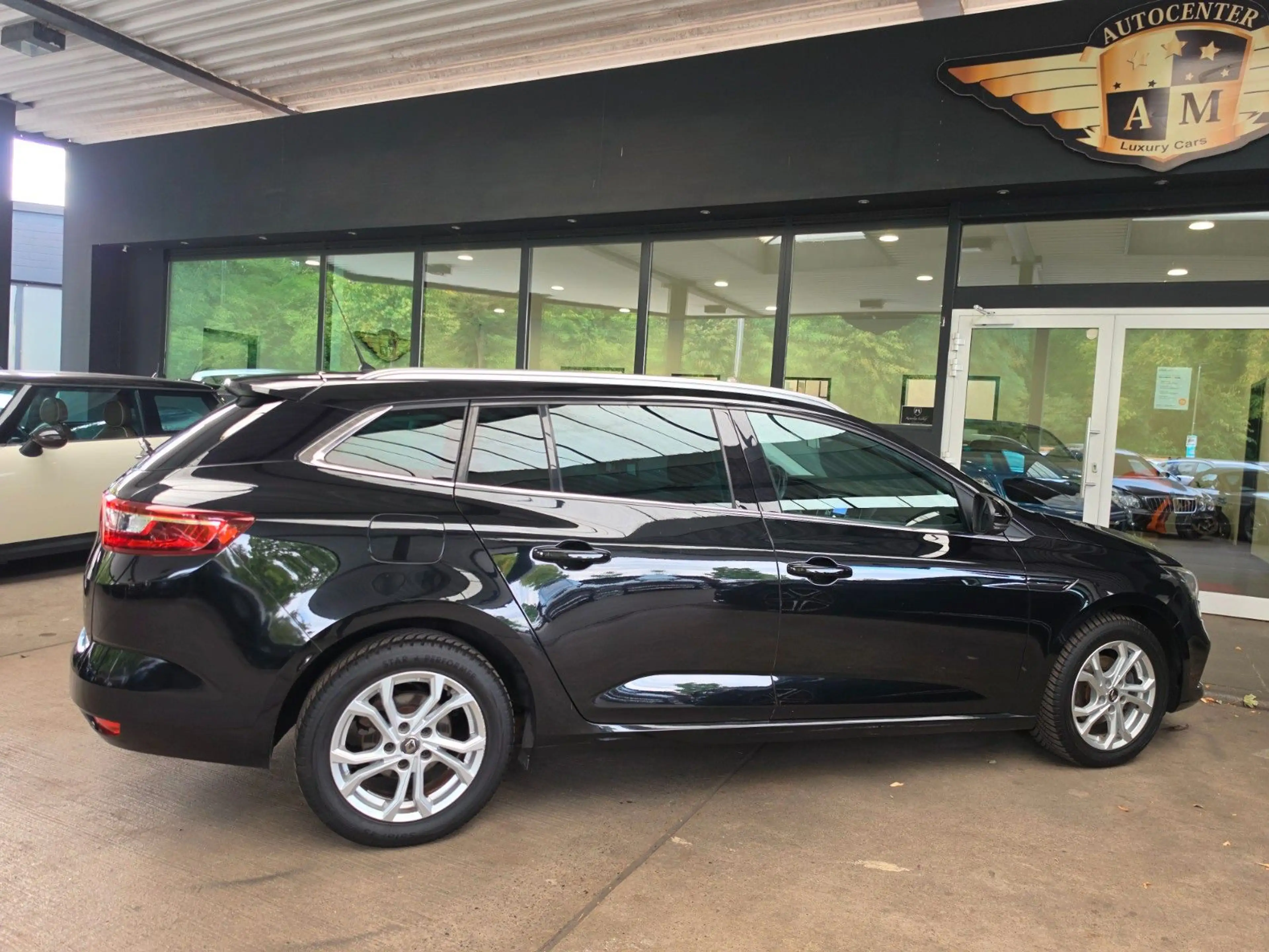 Renault Megane IV Grandtour Experience SZH/Park/LM-AW — photo 12