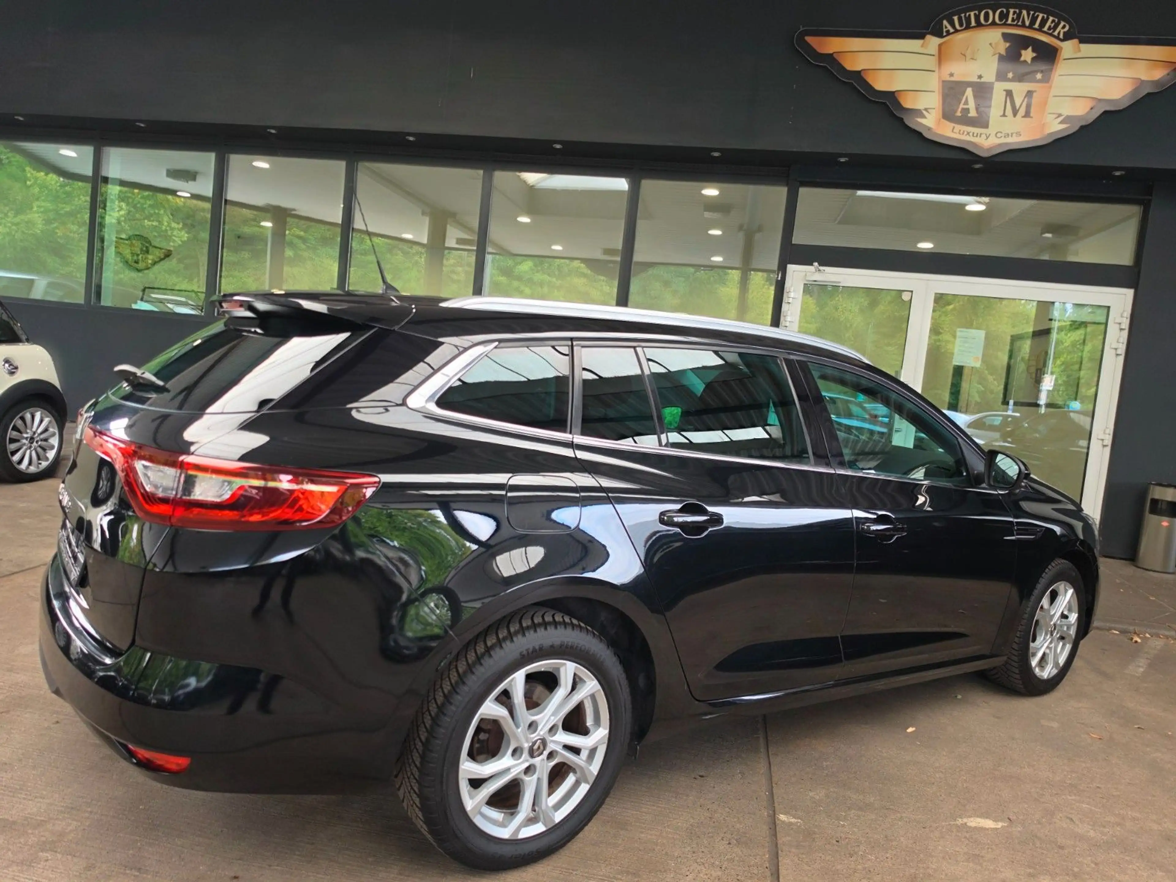 Renault Megane IV Grandtour Experience SZH/Park/LM-AW — photo 11