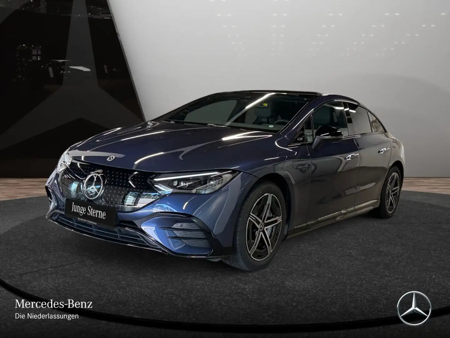 Mercedes-Benz EQE 300 AMG Burmester 3D Fahrass 360° Pano Distr. Blau - 2