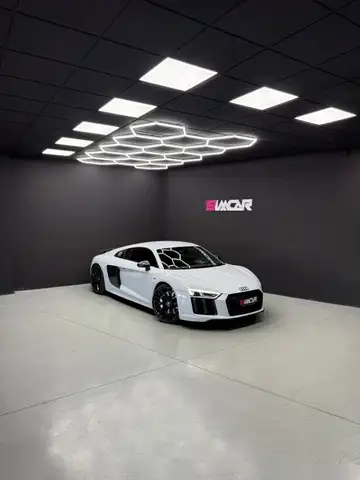 Audi 5.2 FSI V10 plus quattro S Tronic