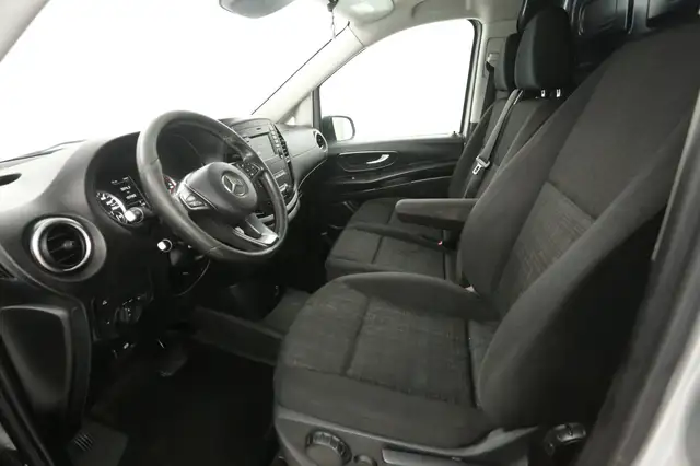 Mercedes-Benz Vito view 23