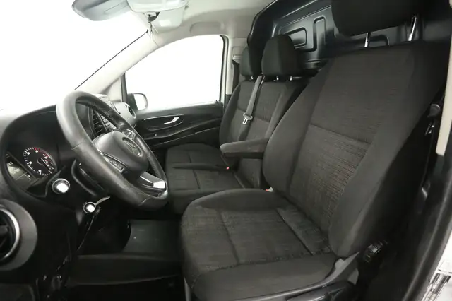 Mercedes-Benz Vito view 9