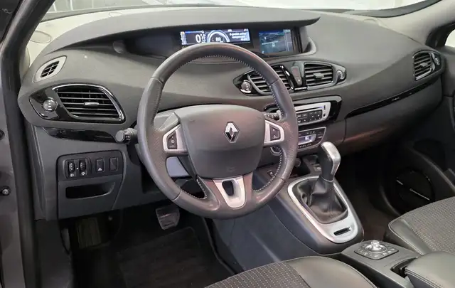Renault Scenic view 10