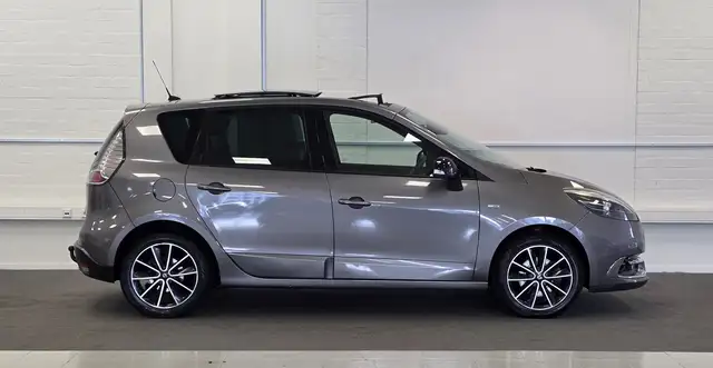 Renault Scenic view 5