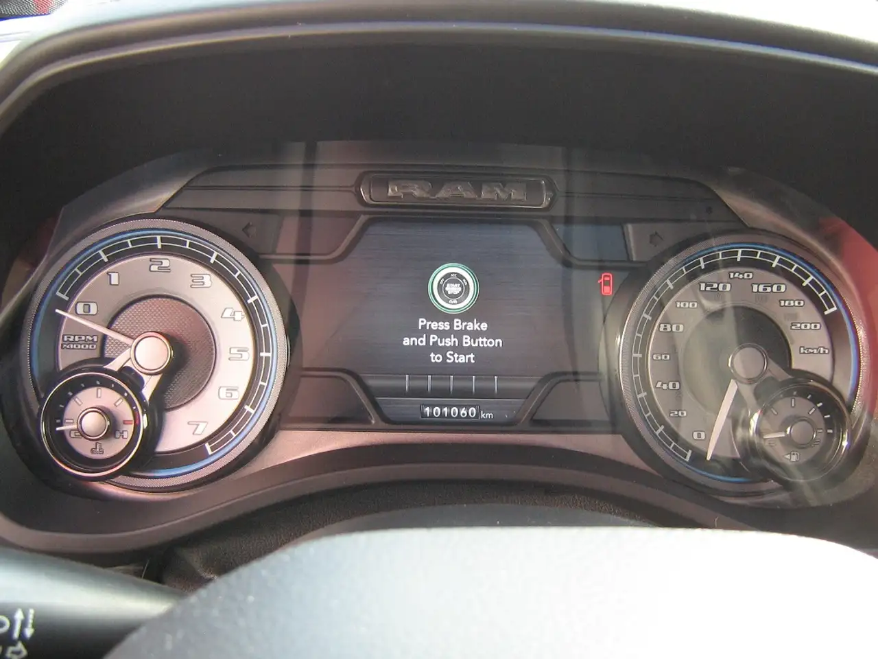 Dodge RAM 2023 — фото 11