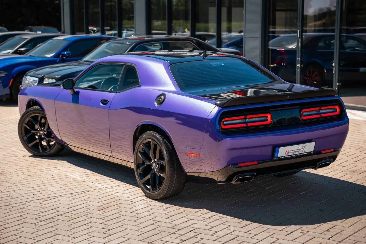 Dodge Challenger 2023 — фото 14