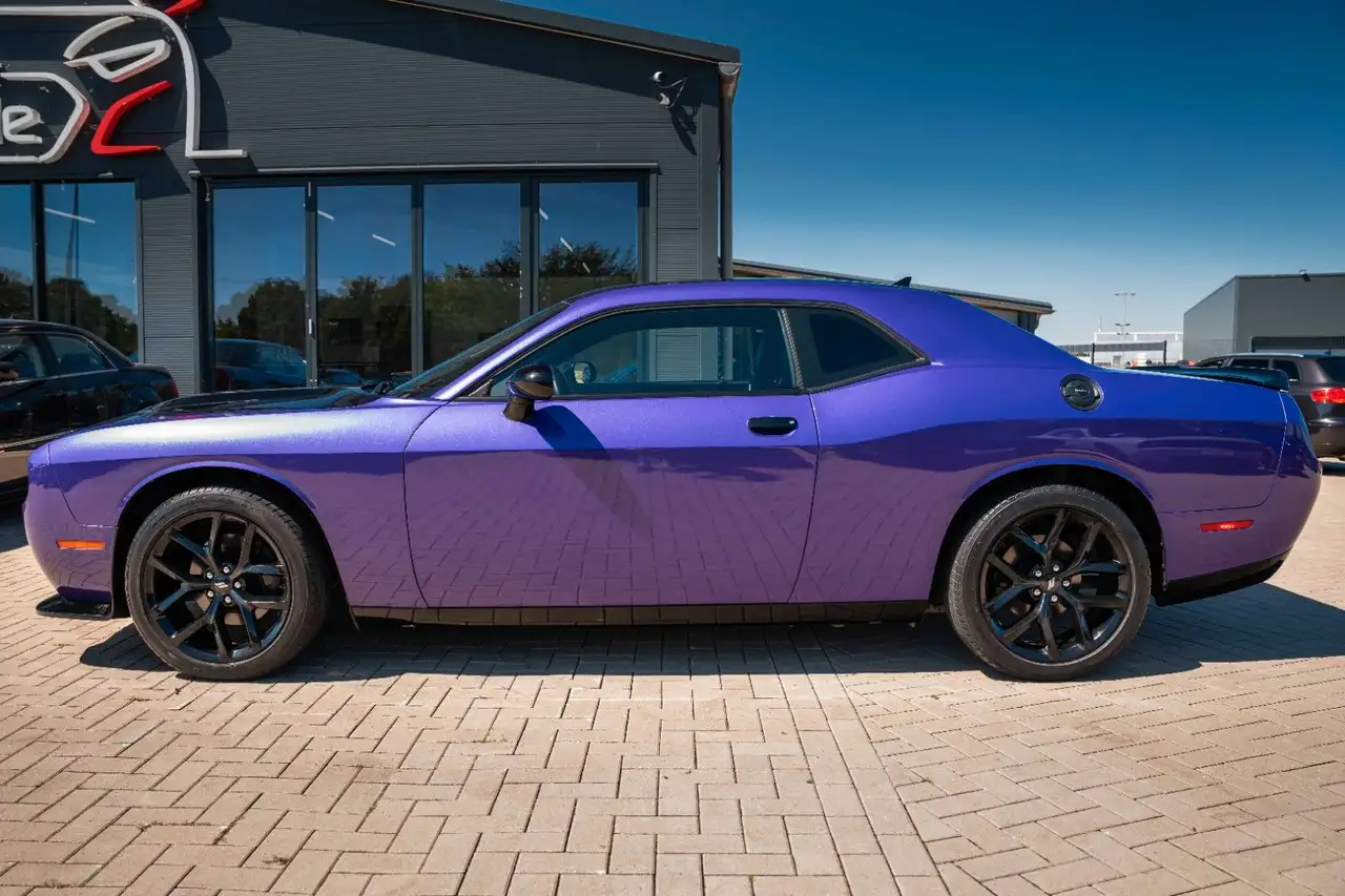 Dodge Challenger 2023 — фото 11