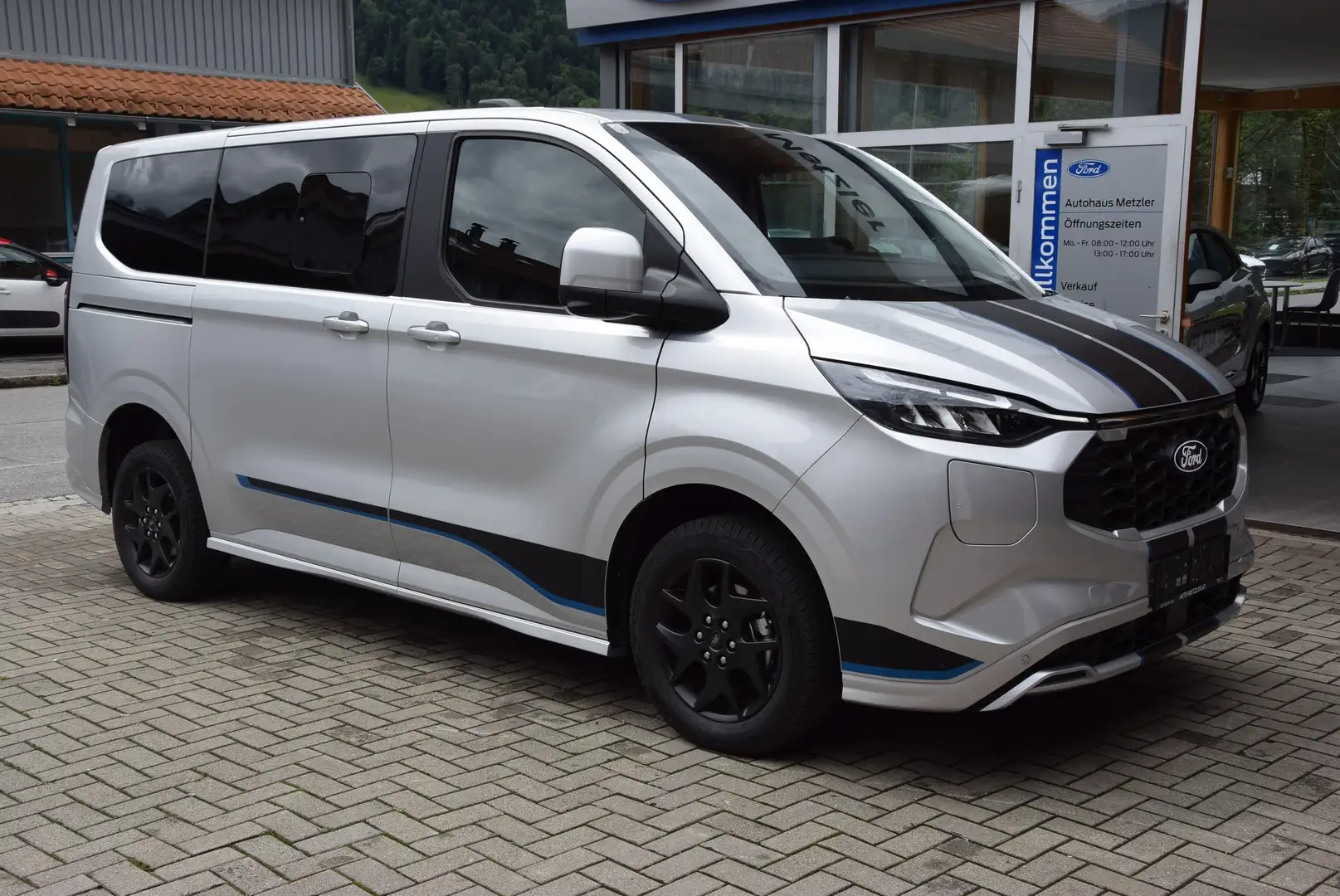 Ford Tourneo Custom **Plug-in Hybrid**340 L1** FWD**Kamera**AHK**ACC** Silber - 2