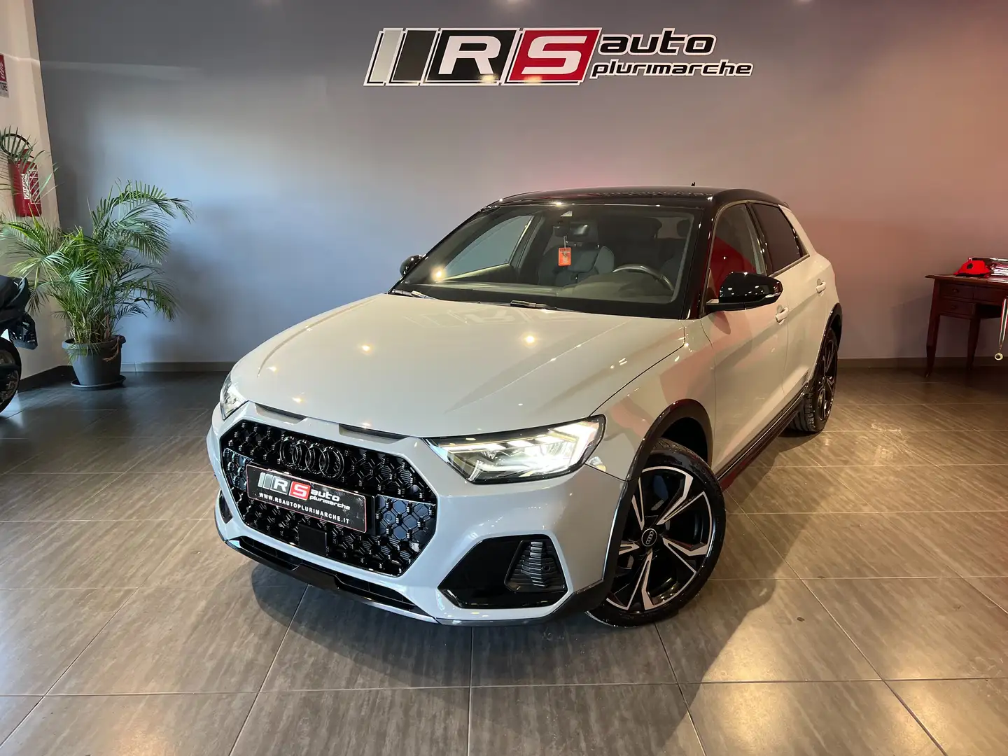 Audi A1 allstreet 35 1.5 tfsi Identity Contrast s-tronic Grigio - 1