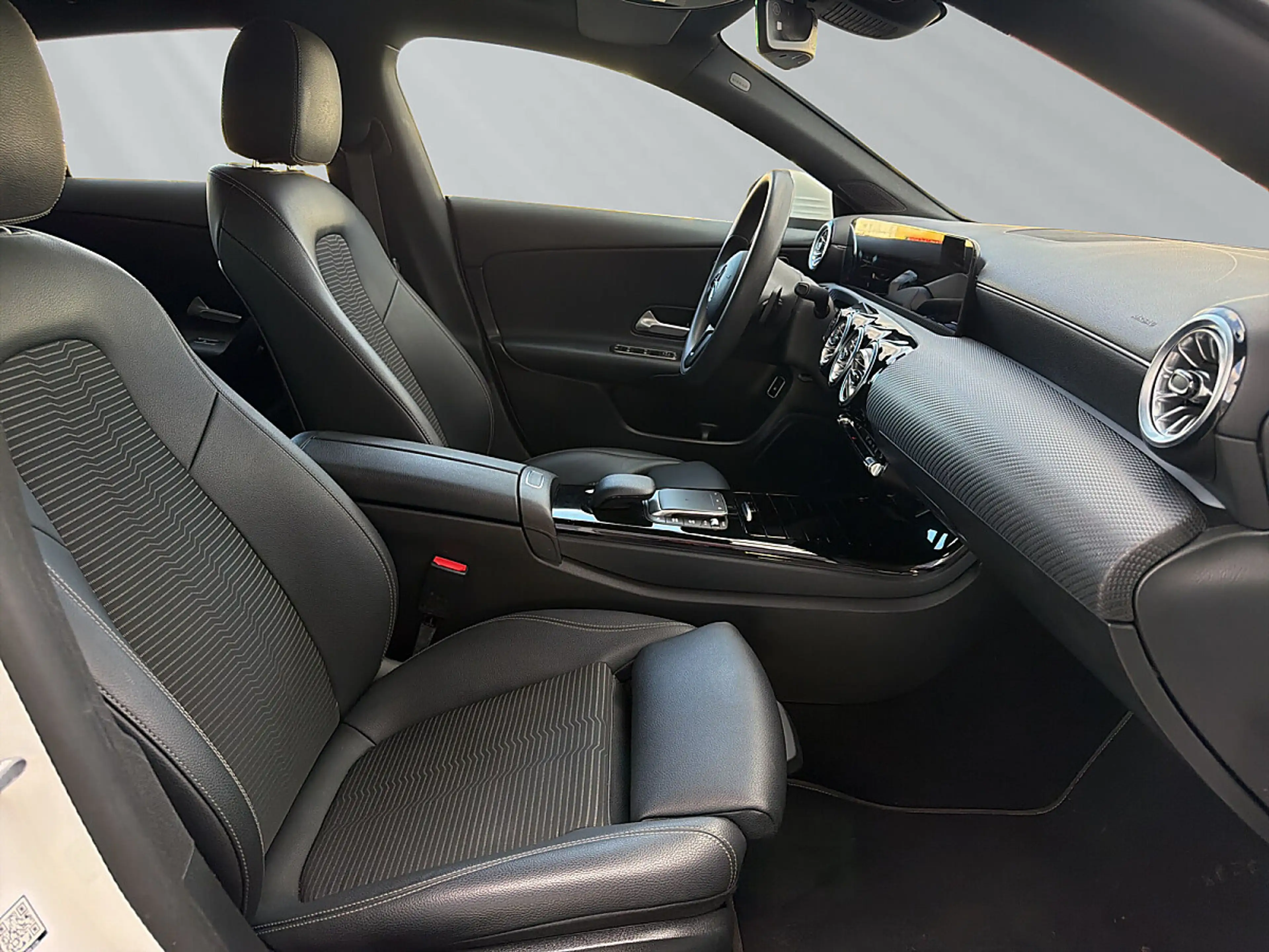 Mercedes-Benz CLA 250 e Style (EURO 6d) — photo 10