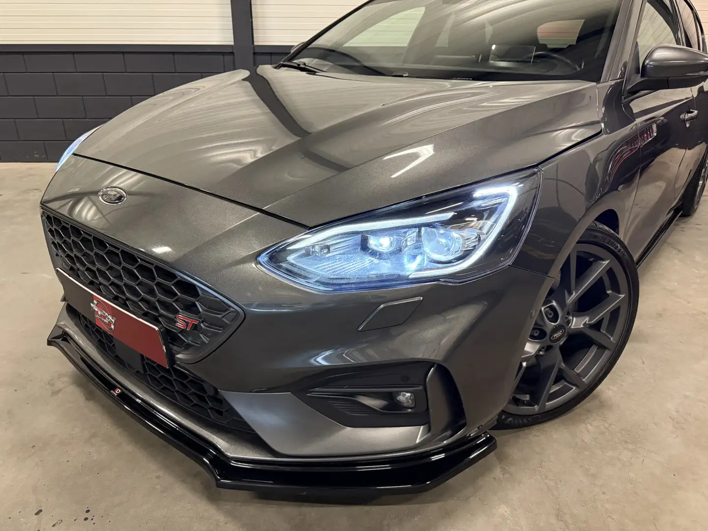 Ford Focus 2.3 ST-3 280PK Performance RECARO/B&O/MILLTEK/MAXT Grigio - 2