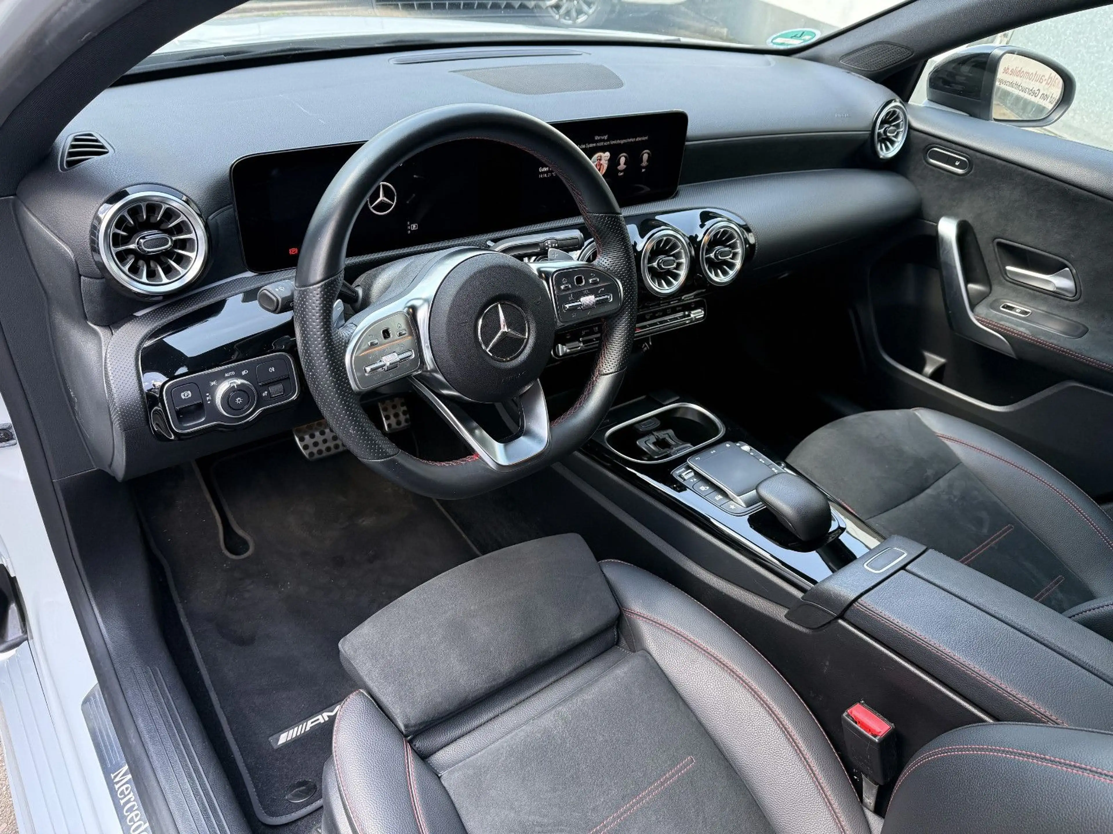 Mercedes-Benz A 220 d AMG Line Night MBUX KAM LED LEDER KeyGo — photo 9