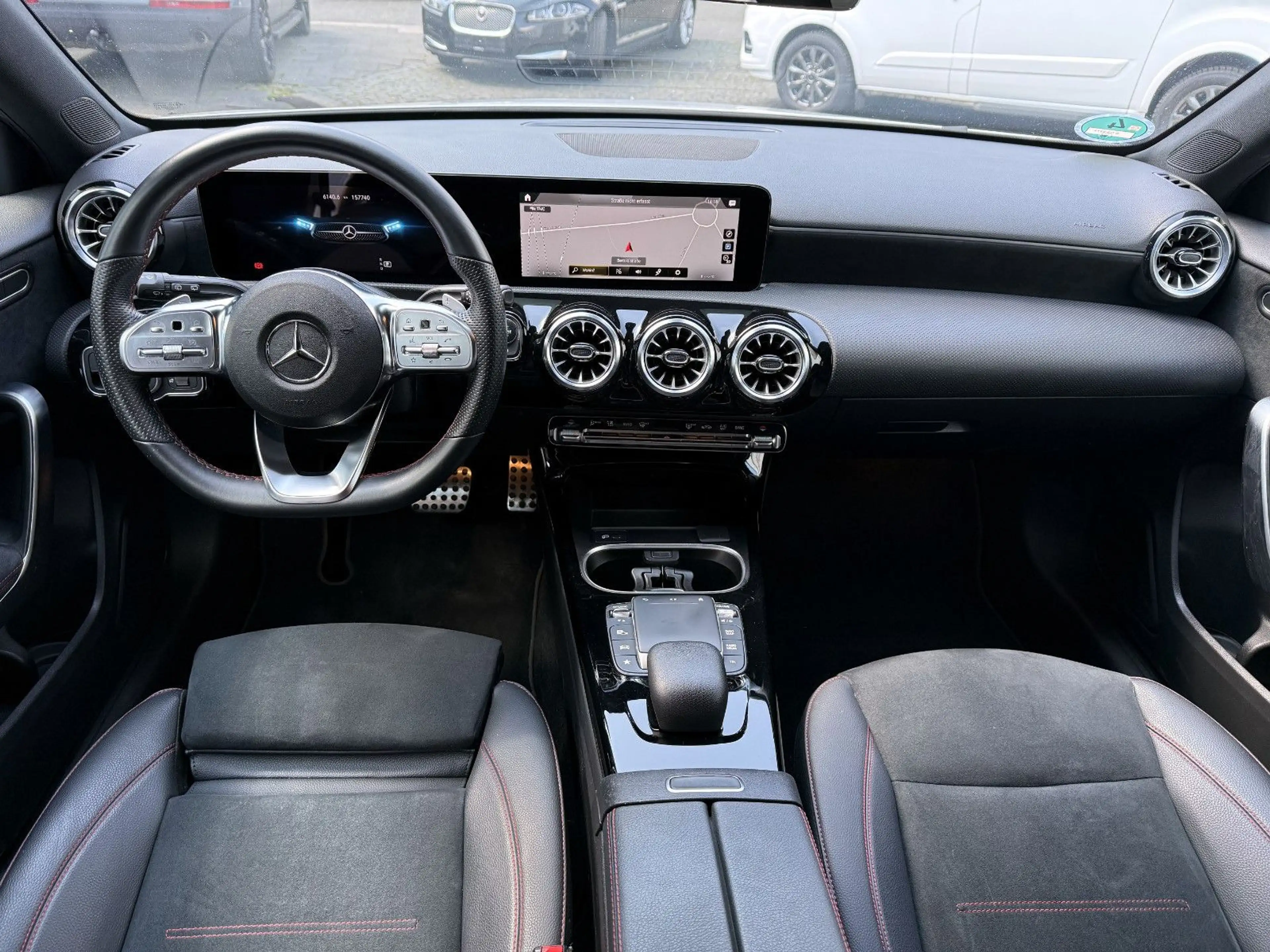 Mercedes-Benz A 220 d AMG Line Night MBUX KAM LED LEDER KeyGo — photo 10