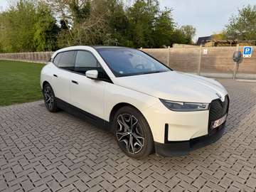 iX 76.6 kWh xDrive40