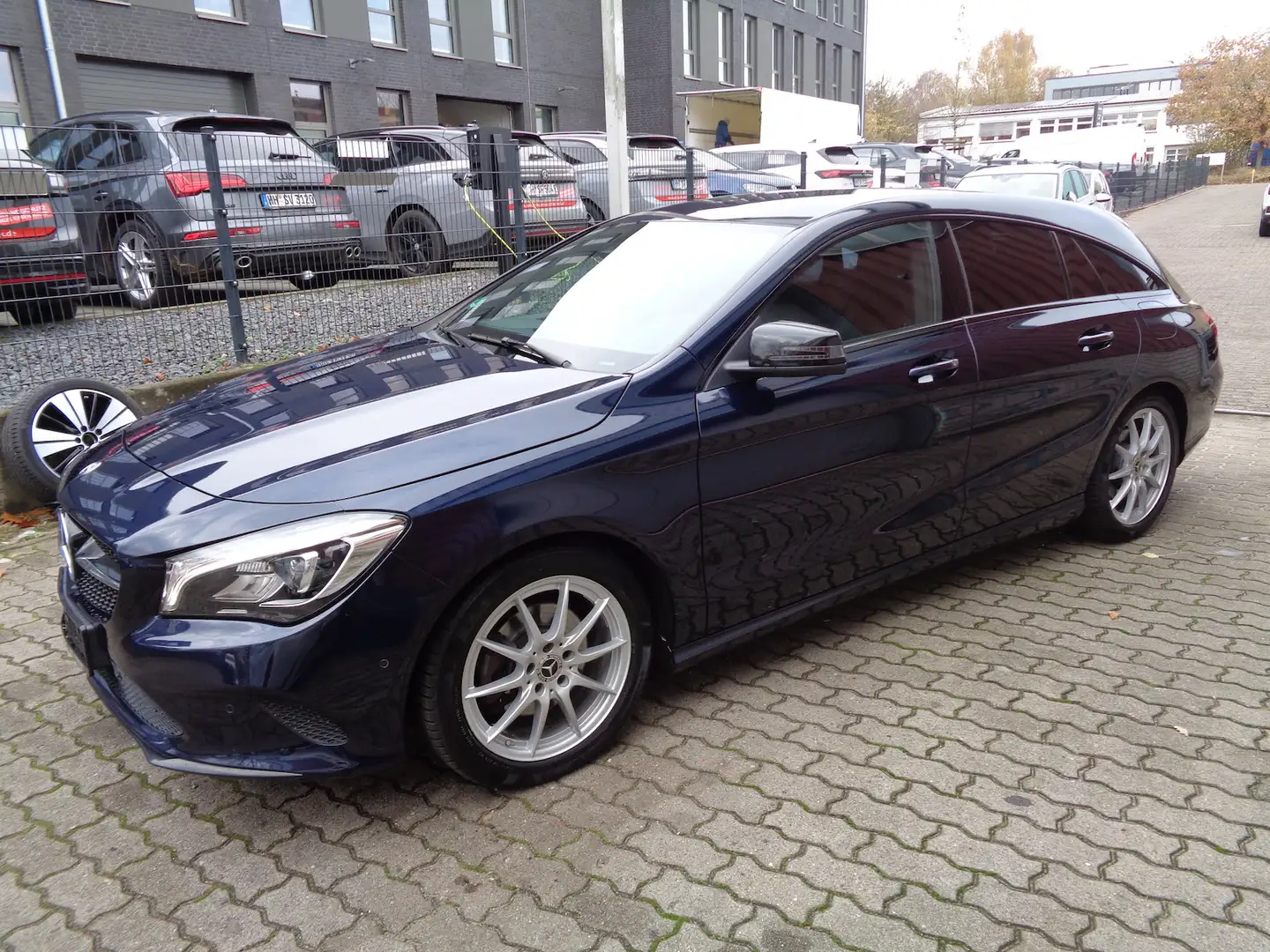 Mercedes-Benz CLA 220 4Matic Blau - 2