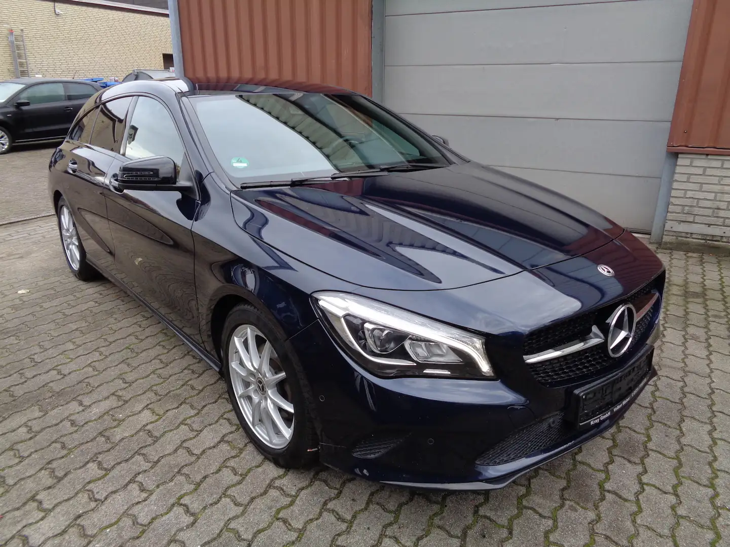 Mercedes-Benz CLA 220 4Matic Blau - 1